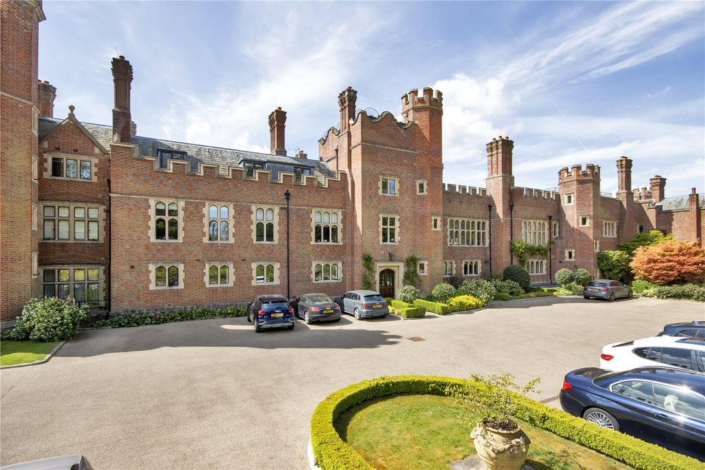 Property photo 1 of 21 Swaylands Estate