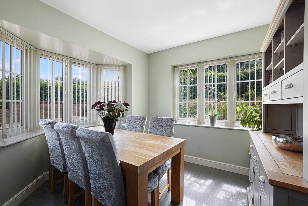 Property photo 3 of 20 4319258