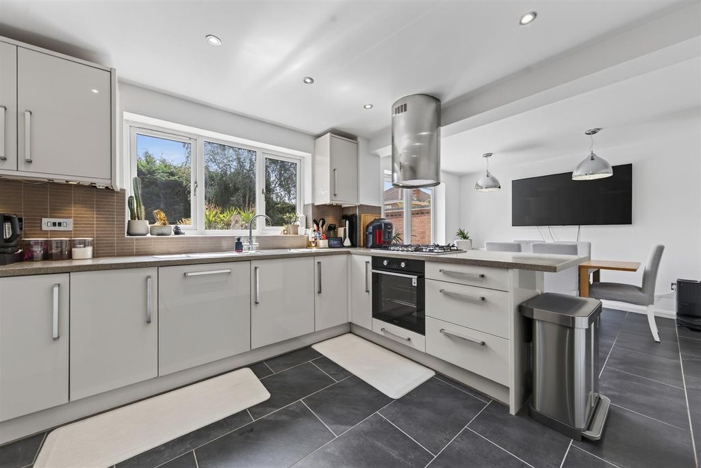 Property photo 3 of 26 12Wilkieclweb18.Jpg