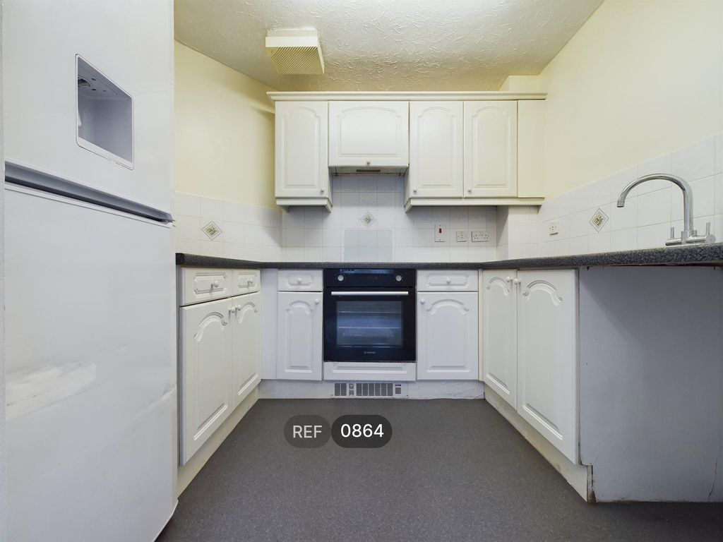 Property photo 1 of 12 Kitchen