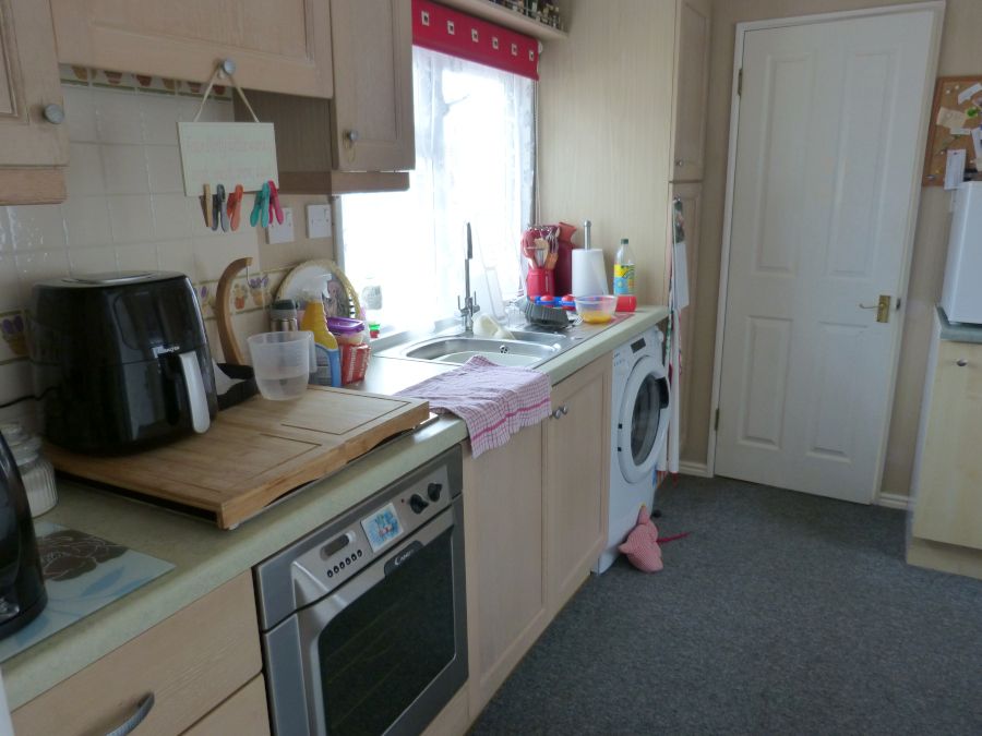 Property photo 2 of 13 Kitchen