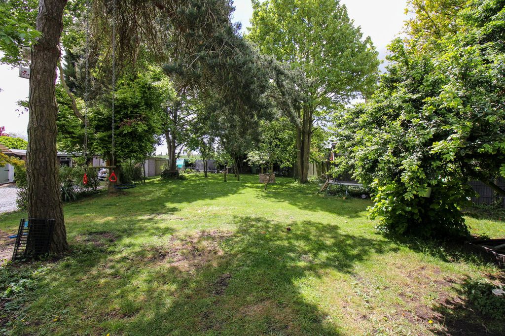 Property photo 2 of 24