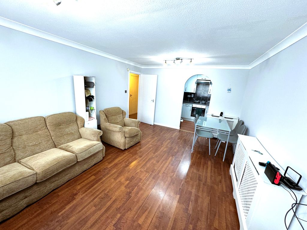 Property photo 2 of 12