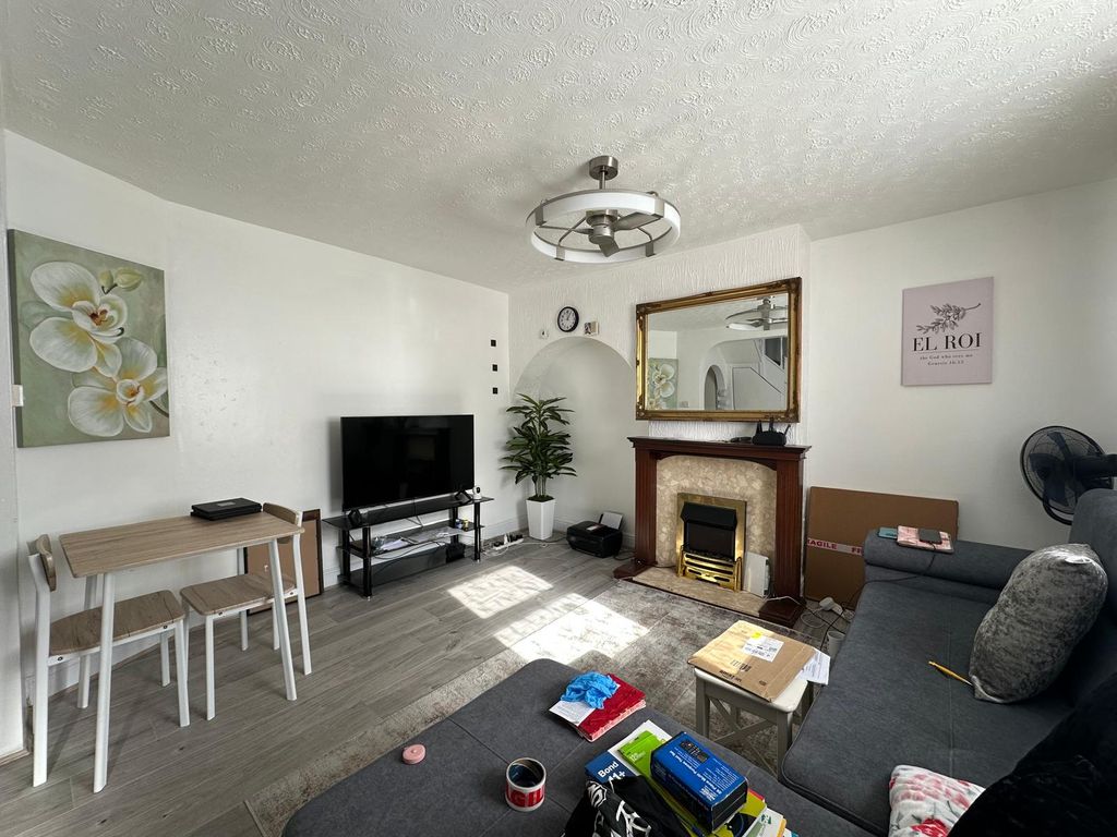 Property photo 2 of 11 Whatsapp Image 2026-10-19 At 12.41.53 (1)