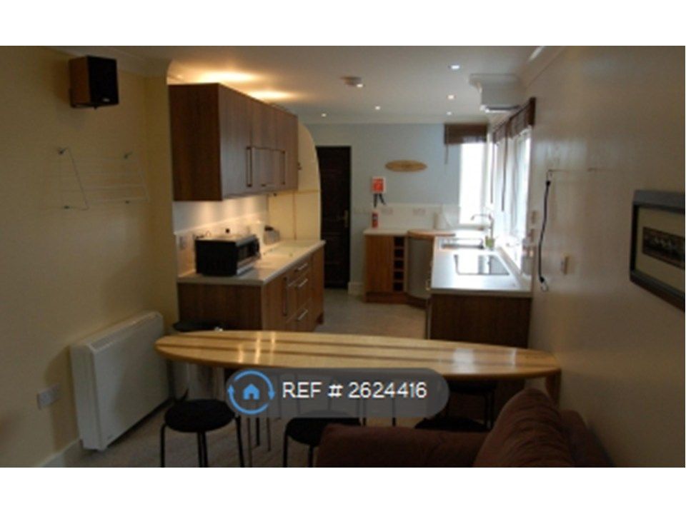 Property photo 1 of 10 Kitchen