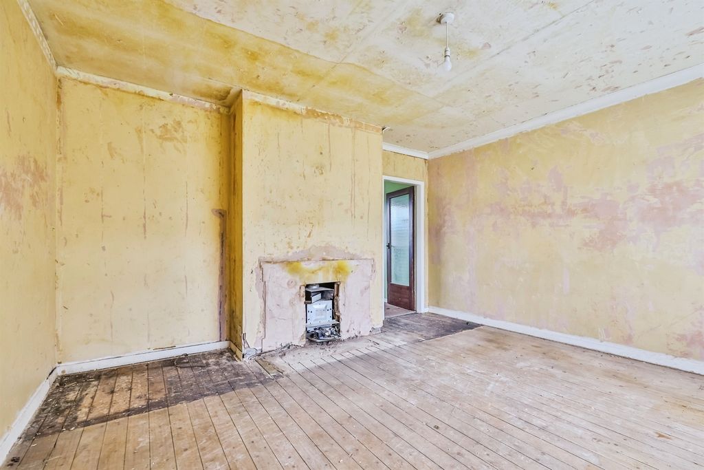 Property photo 3 of 19