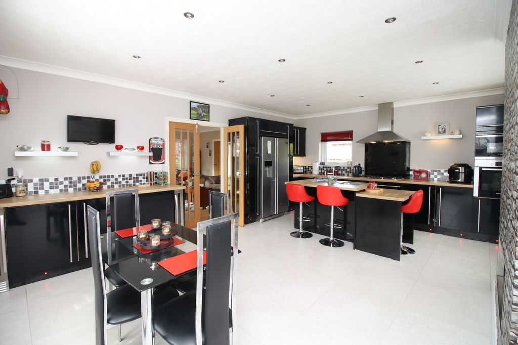 Property photo 1 of 37