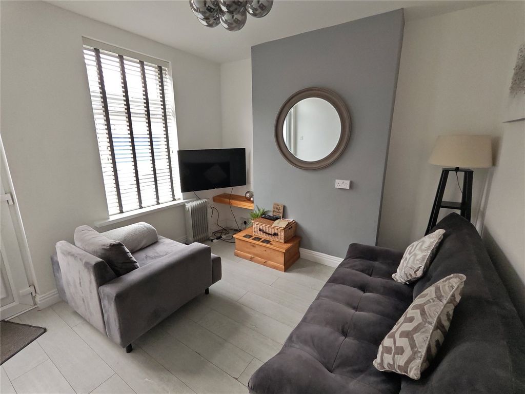 Property photo 3 of 14 Picture No. 12