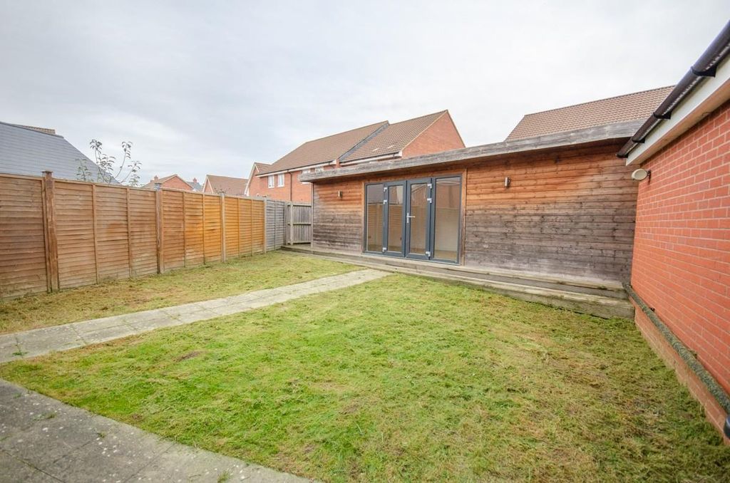 Property photo 2 of 17 Garden Pic 2.Jpg