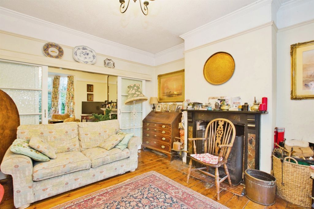 Property photo 3 of 17