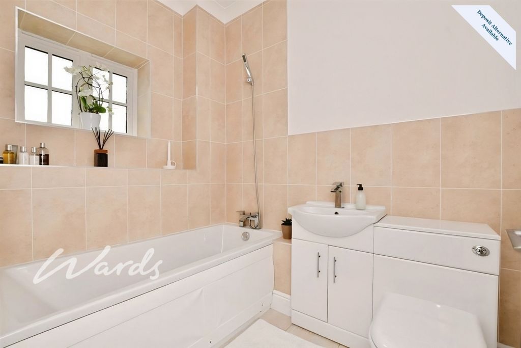 Property photo 3 of 10 Bathroom