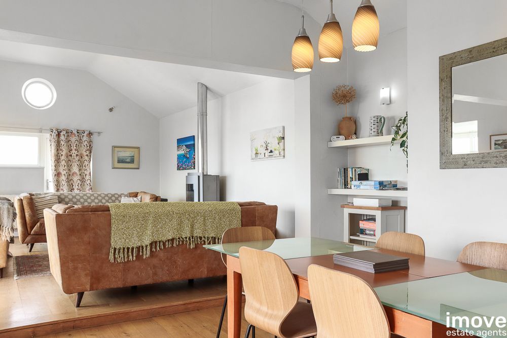 Property photo 2 of 33