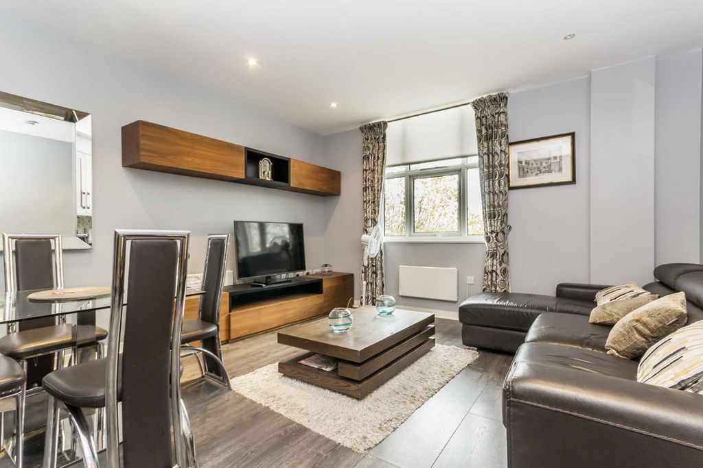 Property photo 2 of 4