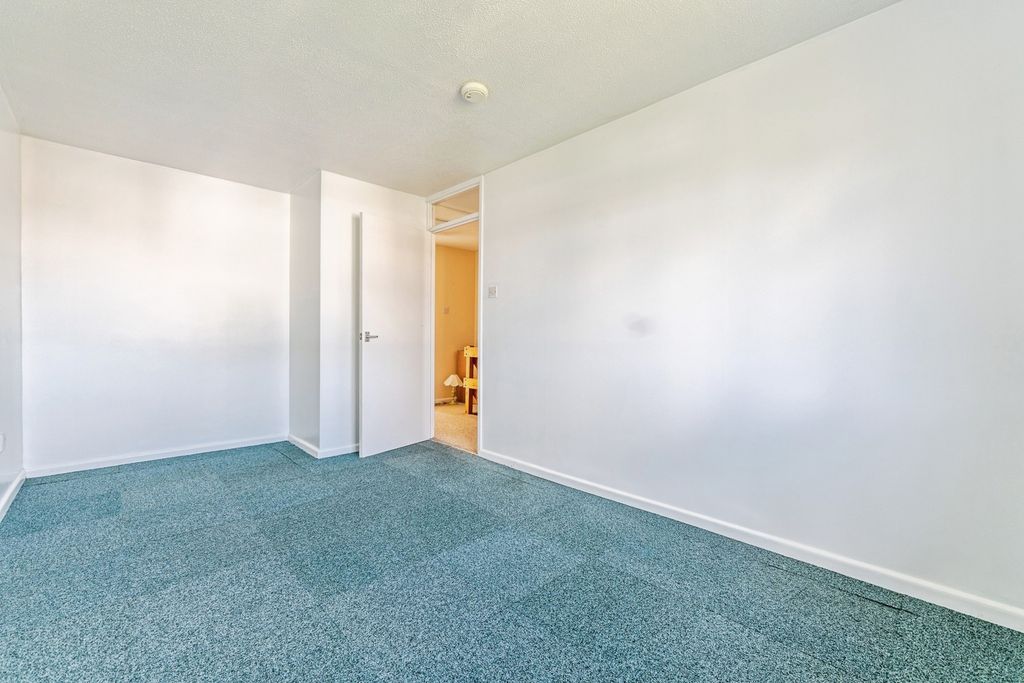 Property photo 3 of 17 Photo