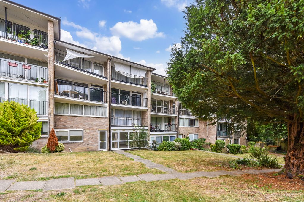 Property photo 1 of 17 Ph8_6154453