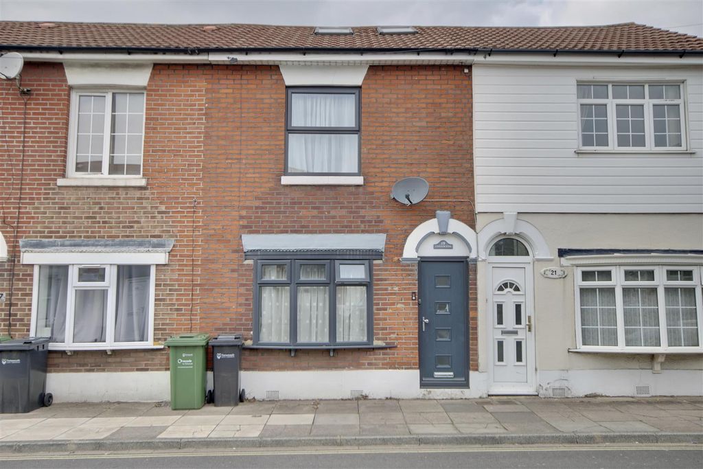 Property photo 1 of 12 83Ca8A0B-63E3-41E4-B685-45C12Fb64A06_1_201_A.Jpeg