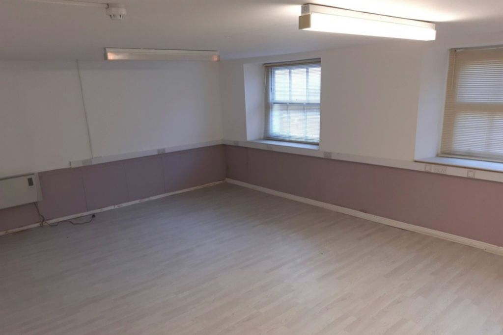Property photo 2 of 7 Basement 83/85 George Street, Hull, Hu1 3Bn