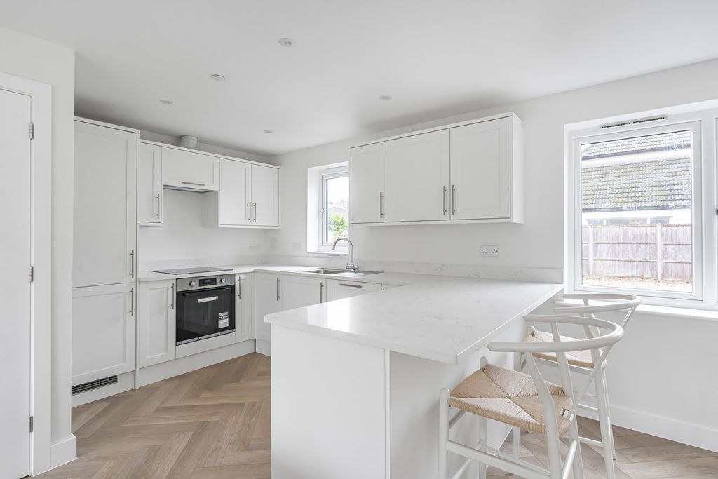 Property photo 3 of 26 Kitchen