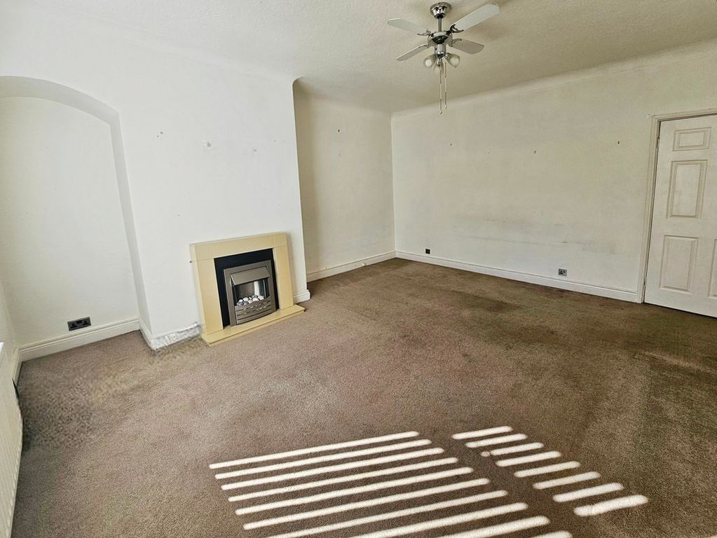 Property photo 2 of 9 Photo 9