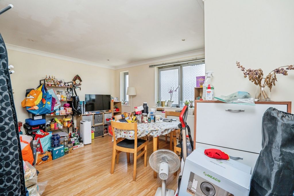 Property photo 2 of 20 Pbox-Img.Jpg