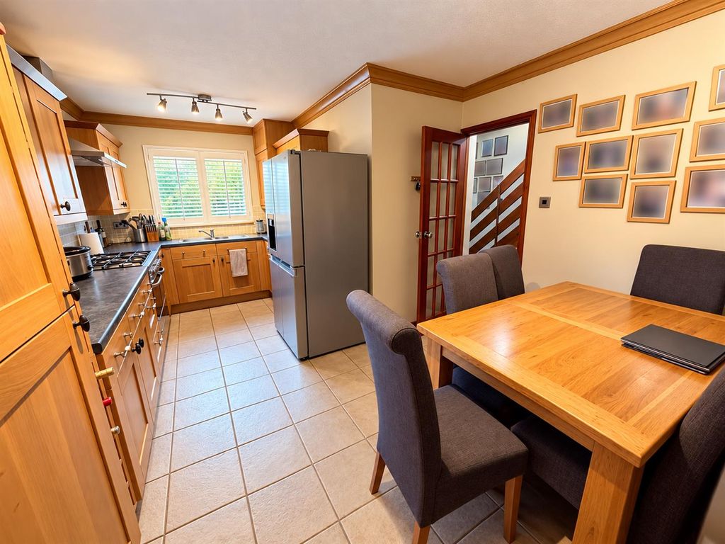 Property photo 3 of 10 Dining .Png