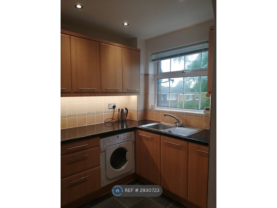 Property photo 3 of 28 Build In Appliances