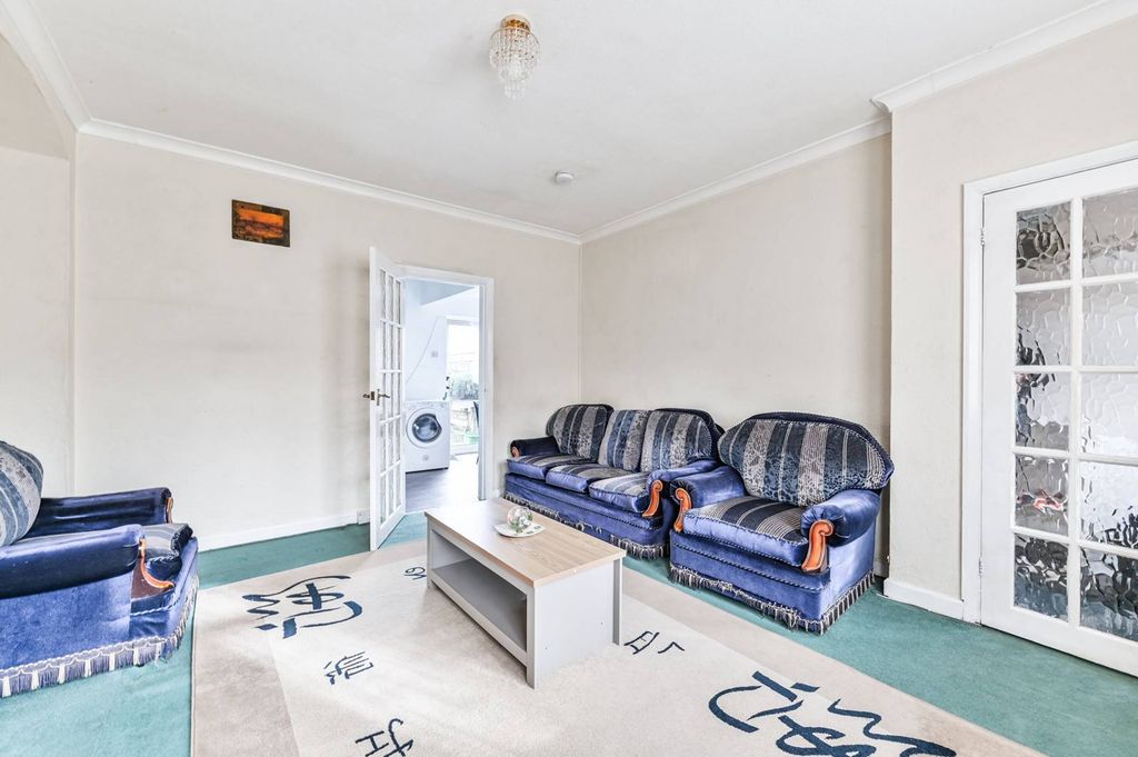 Property photo 2 of 16