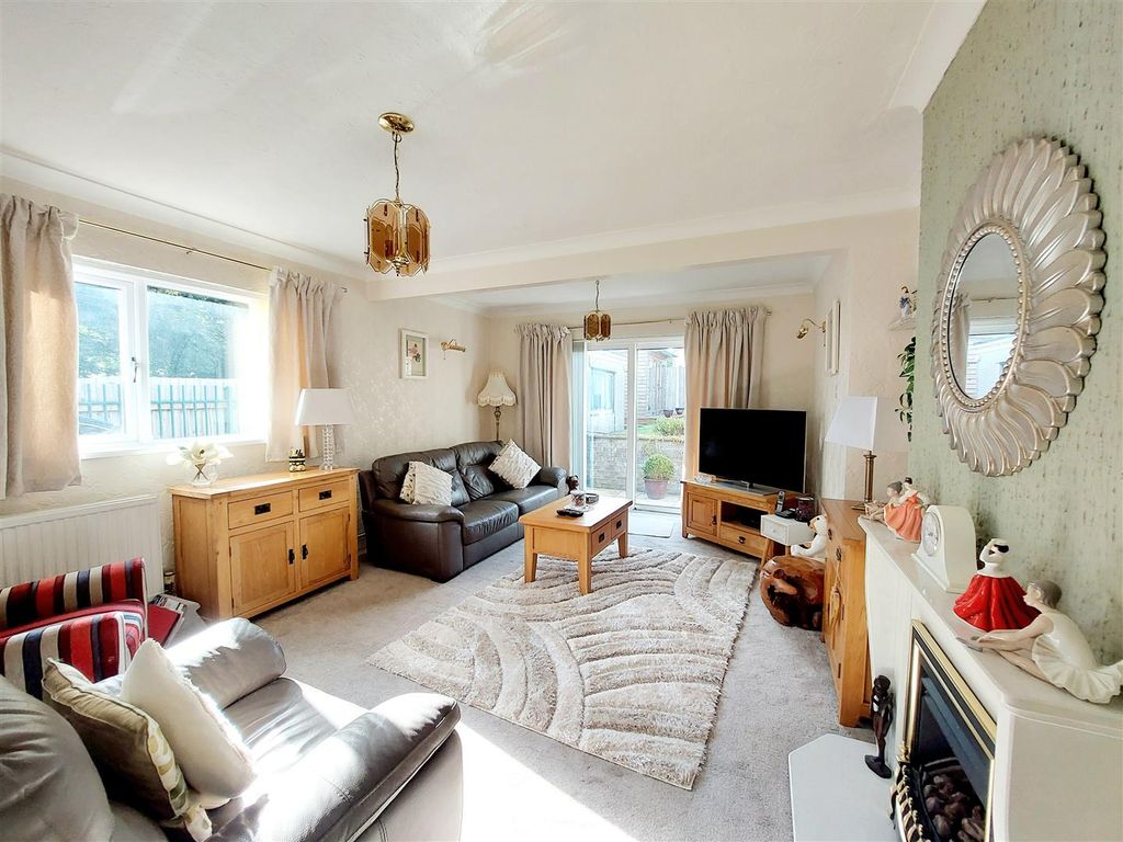 Property photo 3 of 19