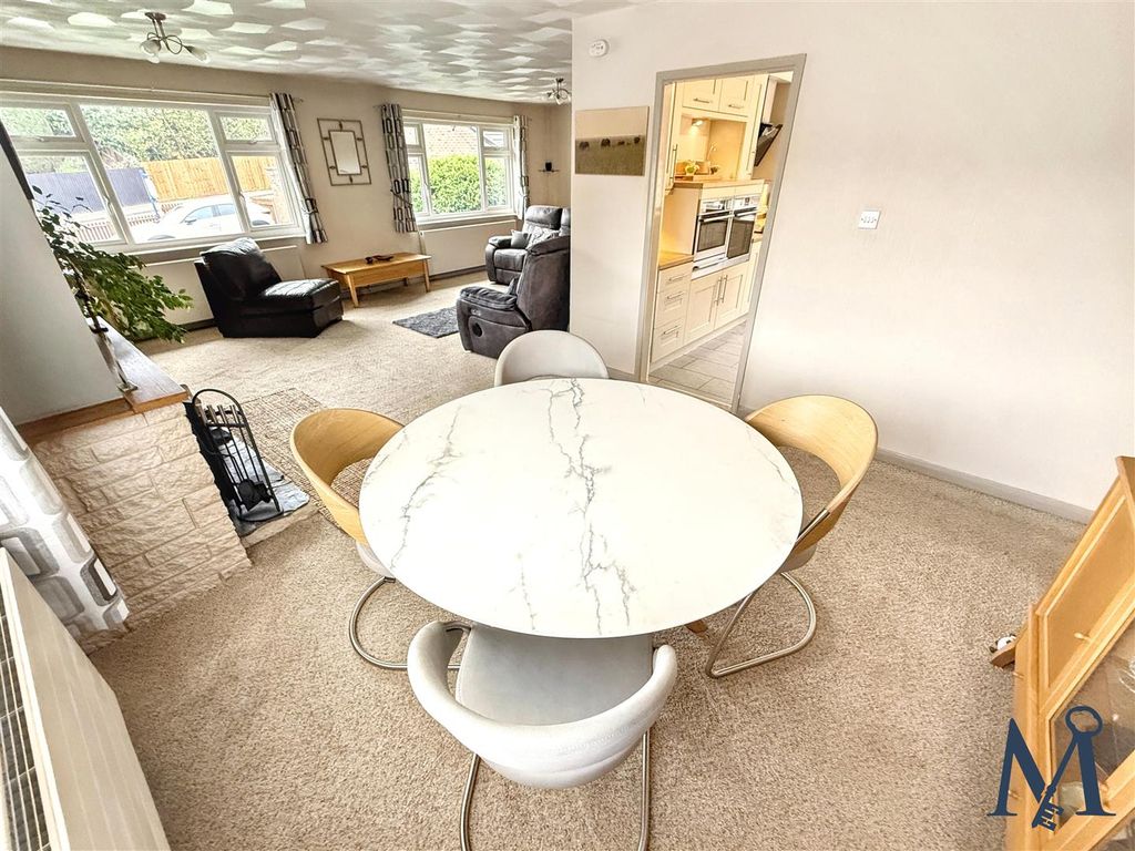 Property photo 3 of 25 Open Plan Living Room / Diner