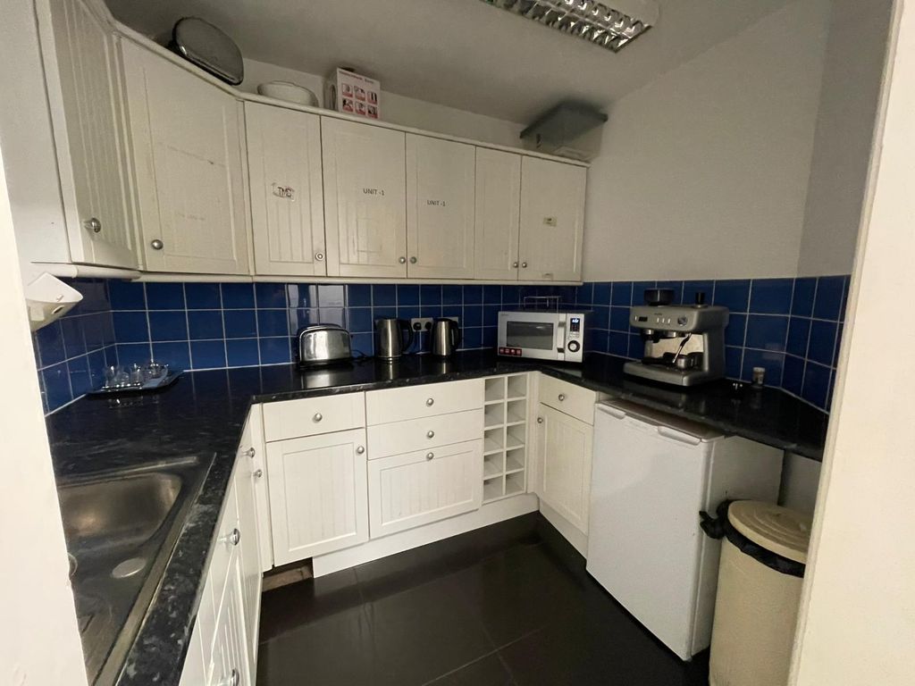 Property photo 3 of 7 Photo 5