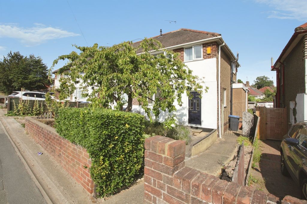 Property photo 1 of 18