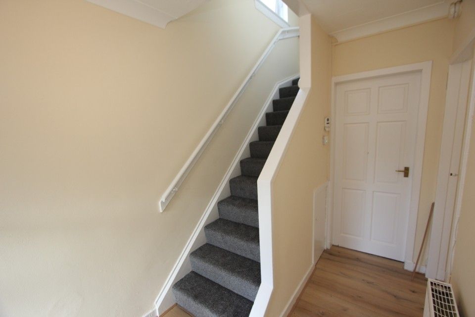 Property photo 3 of 11 Hallway