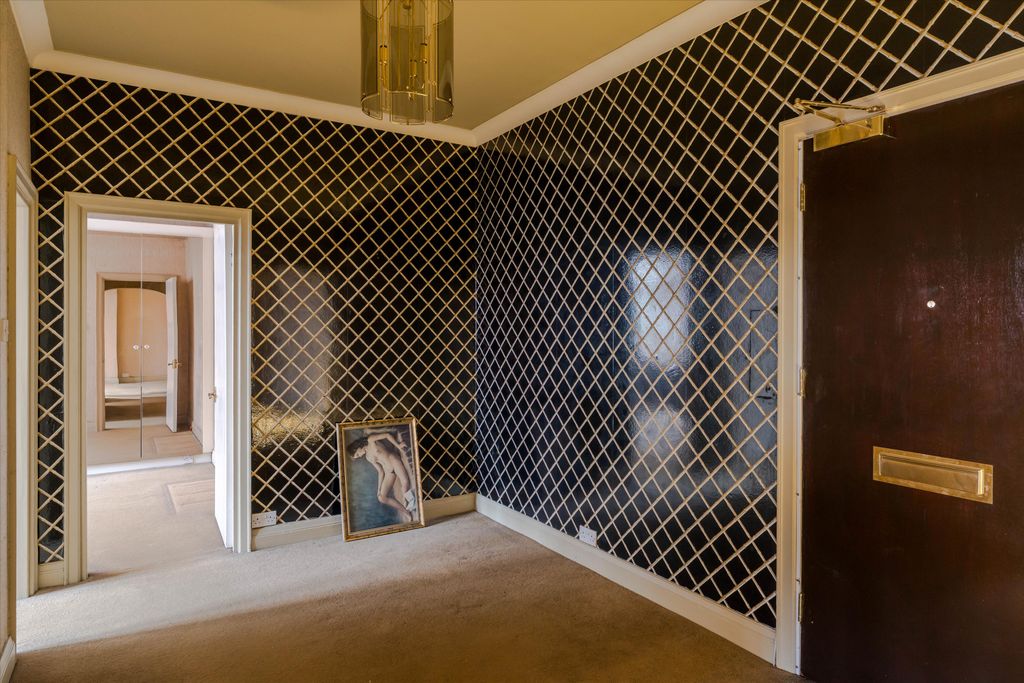 Property photo 2 of 13 Image