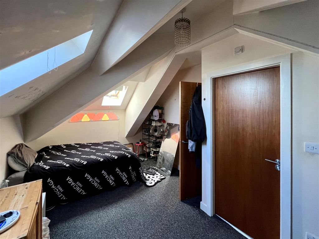 Property photo 2 of 8 Img_2827.Jpg