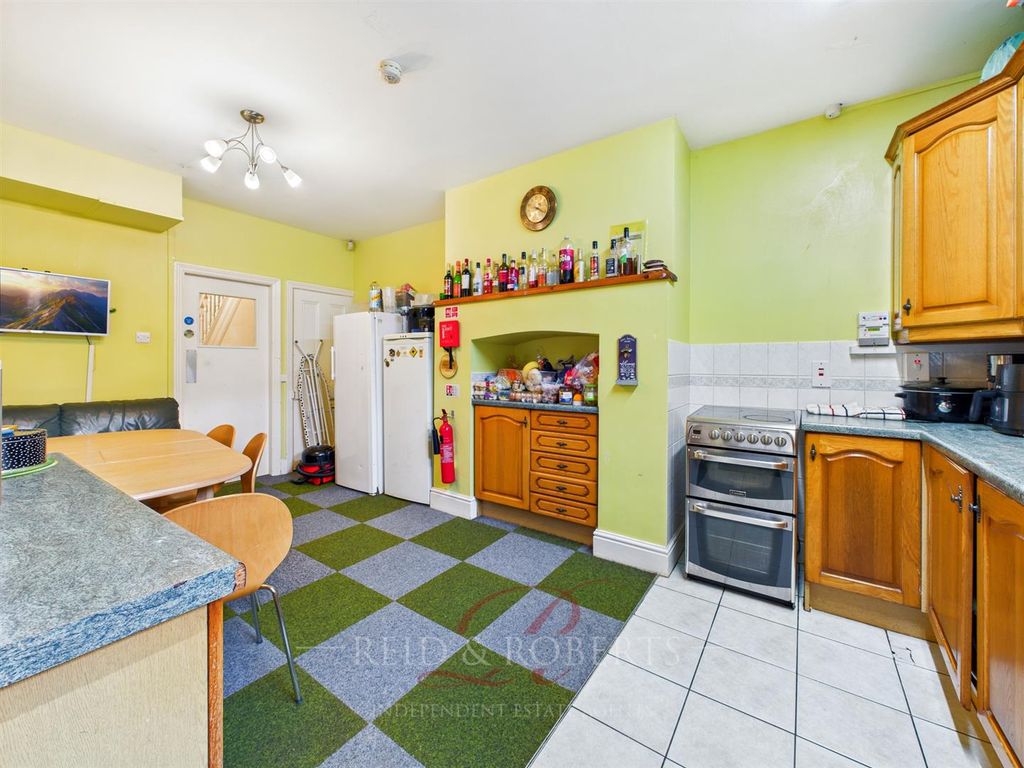 Property photo 2 of 30 Cam03999G0-Pr0210-Still023.Jpg