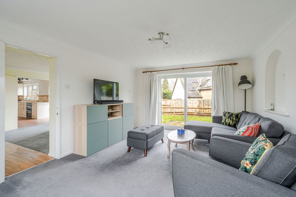 Property photo 2 of 11