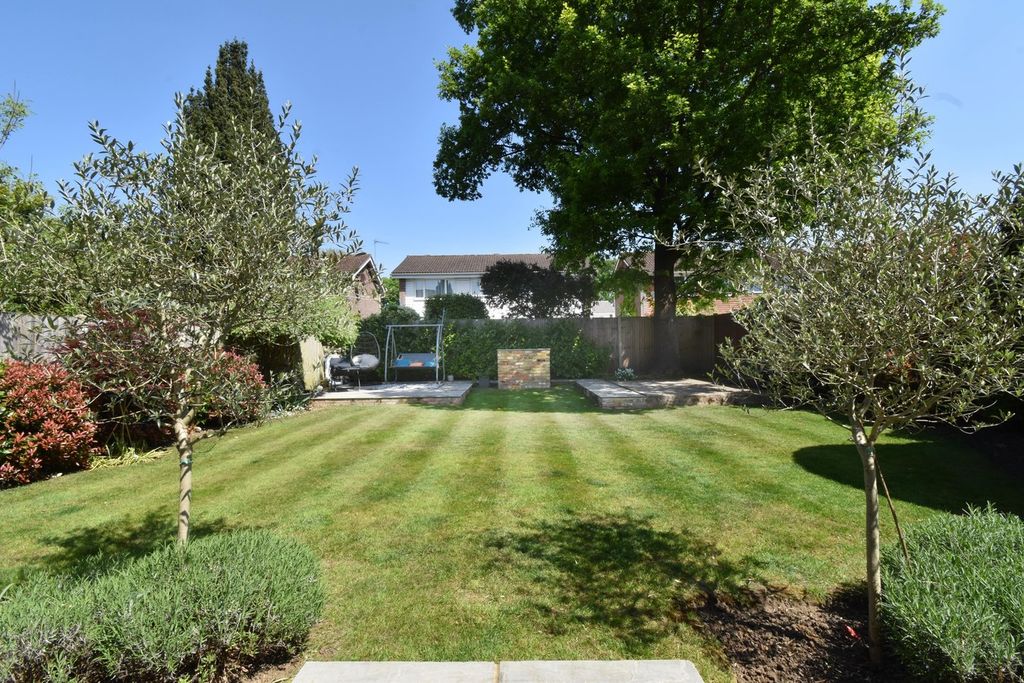 Property photo 2 of 19