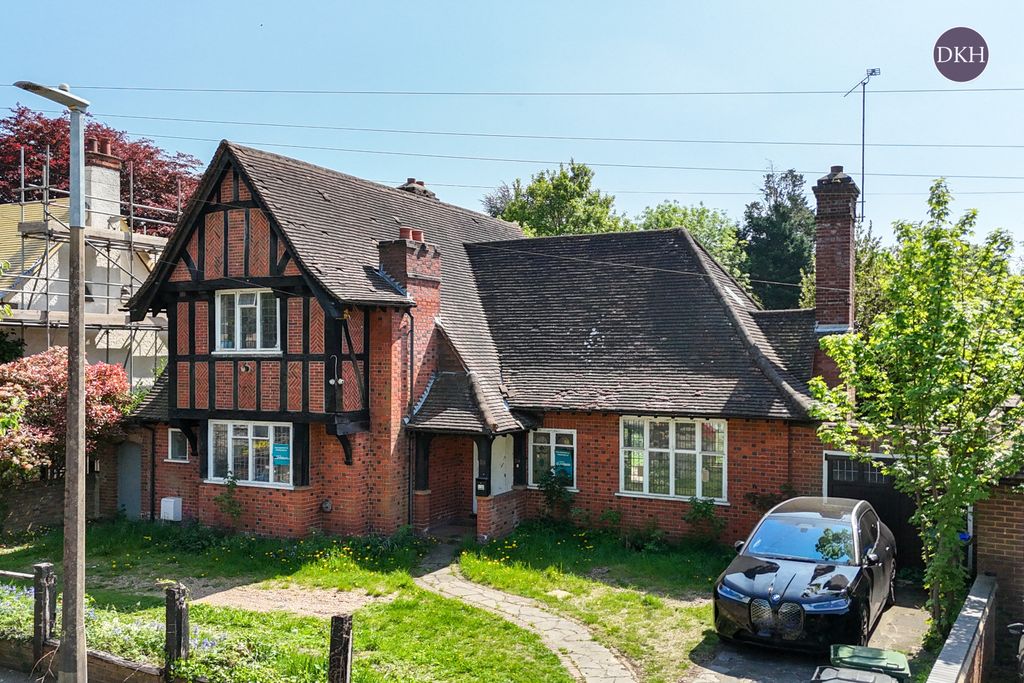 Property photo 1 of 18 Picture No. 01
