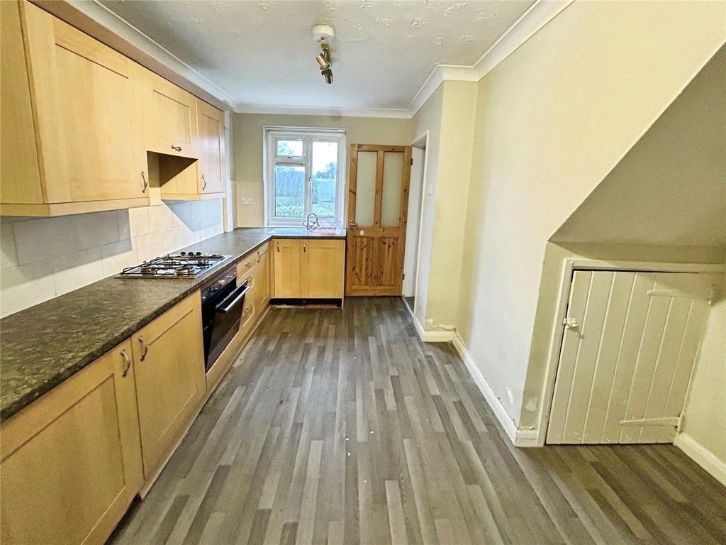 Property photo 3 of 10 Kitchen/Dining Room