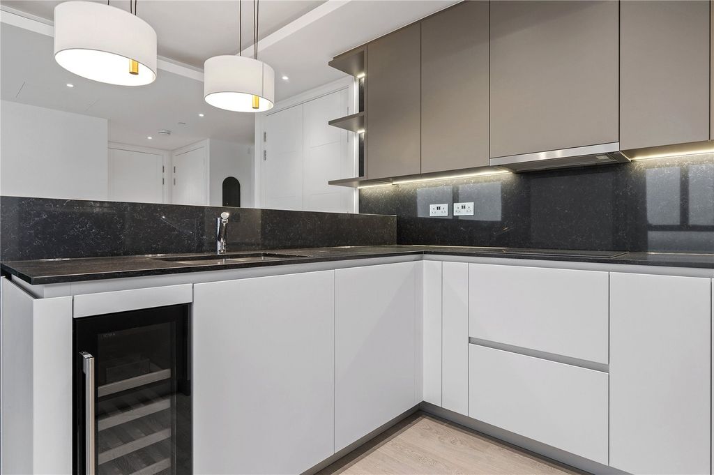Property photo 2 of 12 Kitchen
