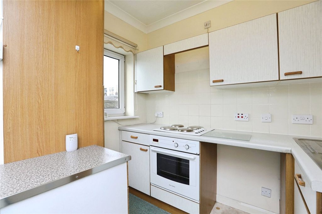 Property photo 3 of 12 Kitchen