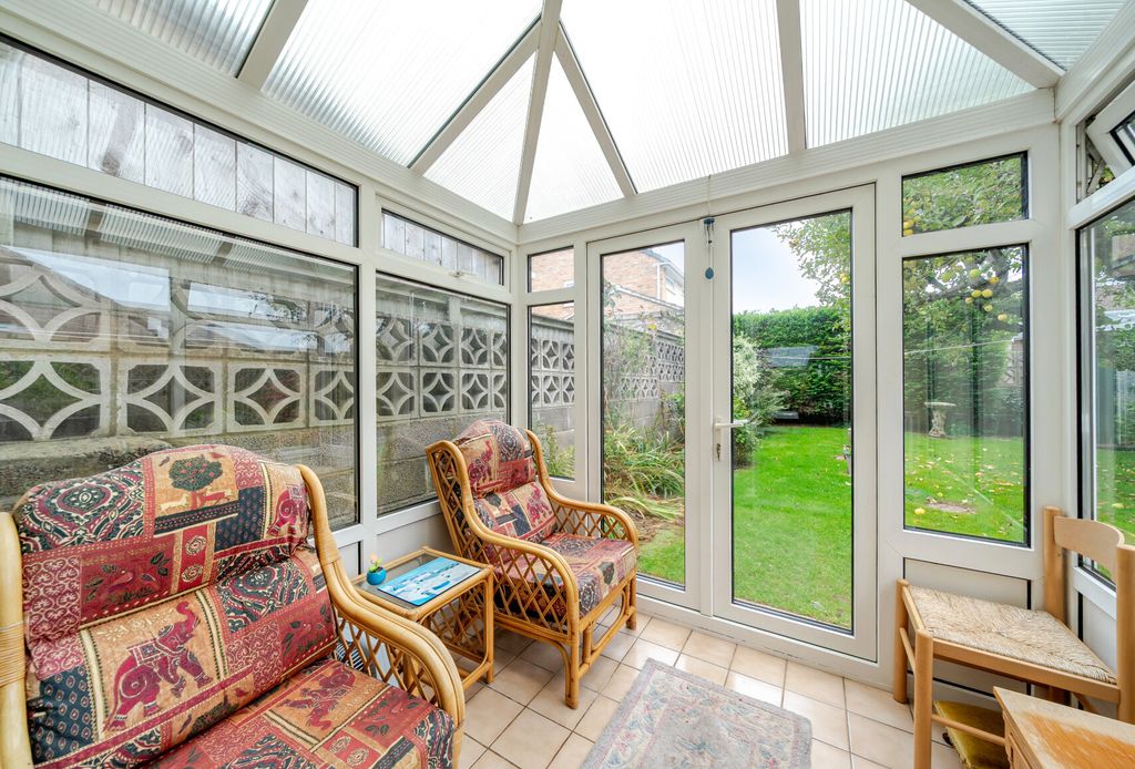 Property photo 2 of 18 1366031-12-68E8Fa...