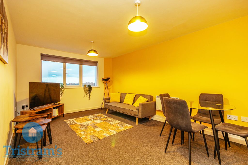 Property photo 2 of 8