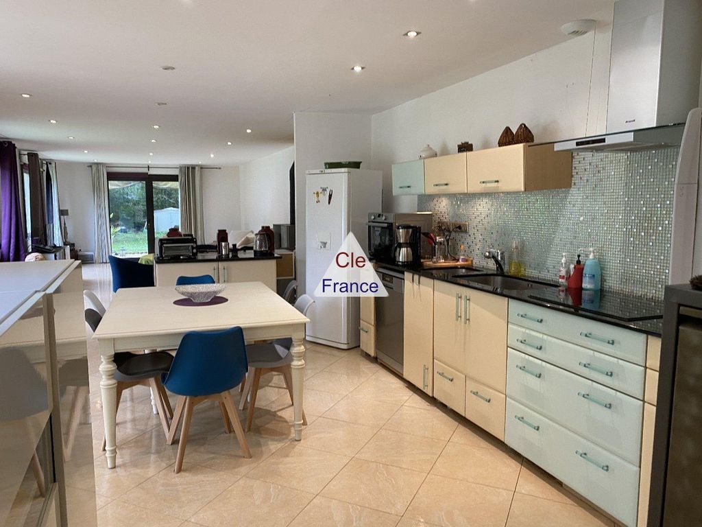 Property photo 2 of 14