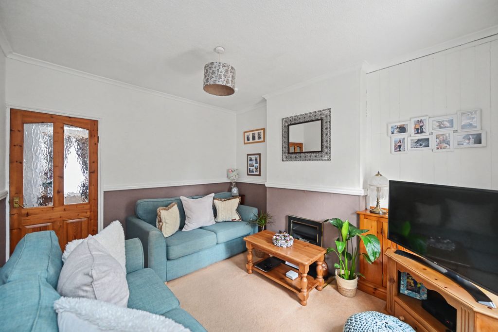 Property photo 2 of 18