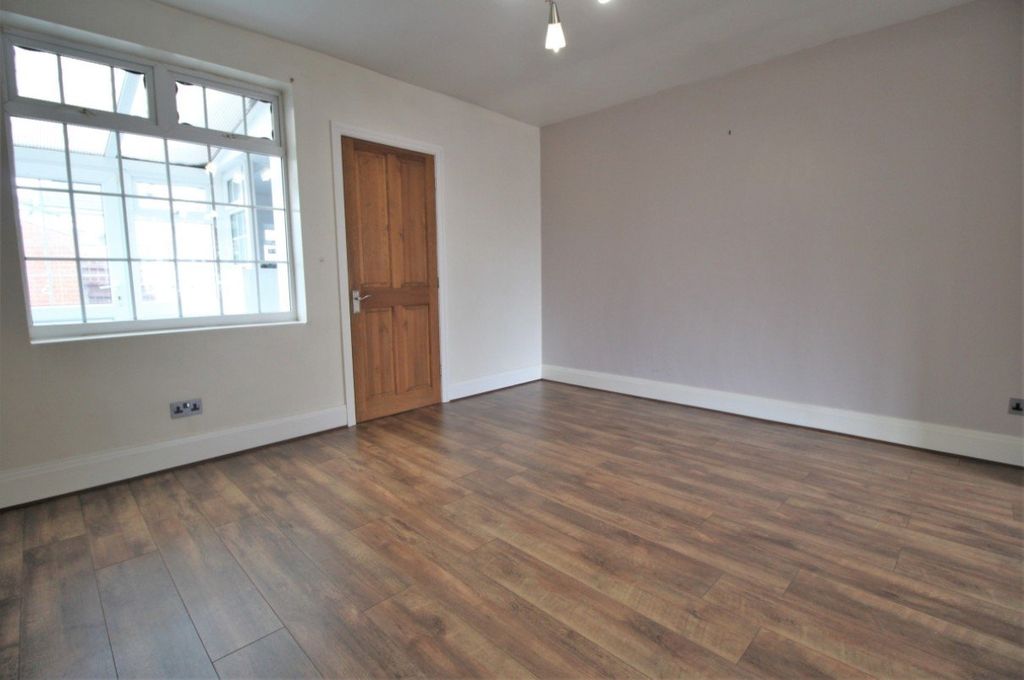 Property photo 3 of 11 Living Room