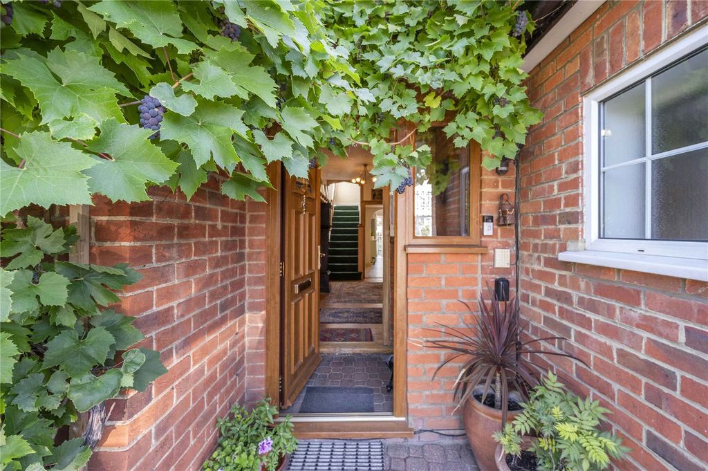 Property photo 2 of 18 Front Entrance