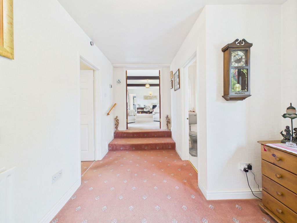 Property photo 3 of 31