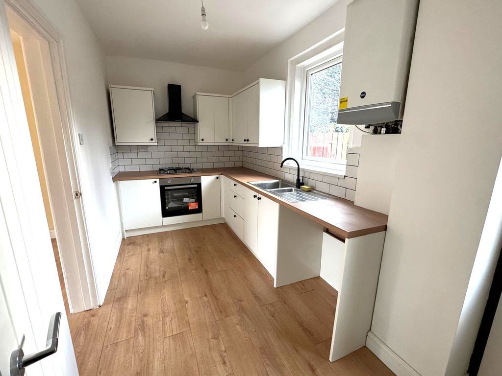 Property photo 3 of 10 Photo 12