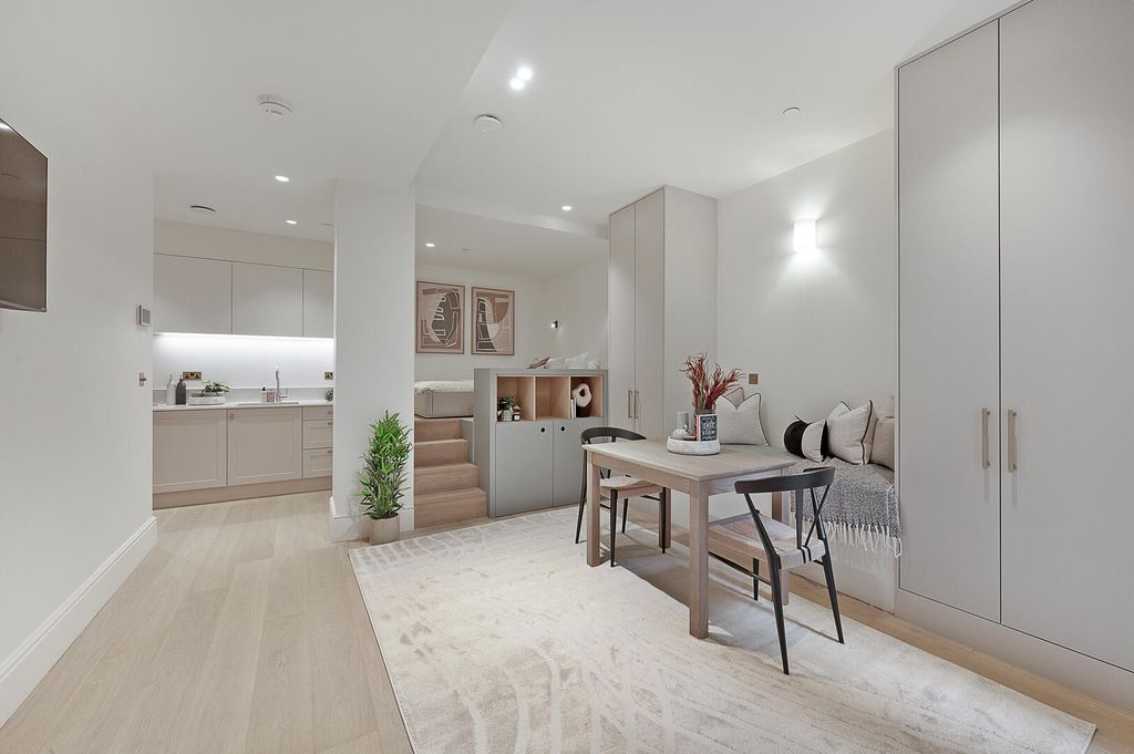 Property photo 2 of 12 Flat 2 (5).Jpg